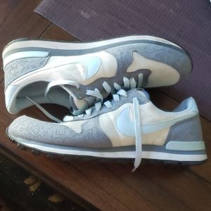 Womens Nike sneakers